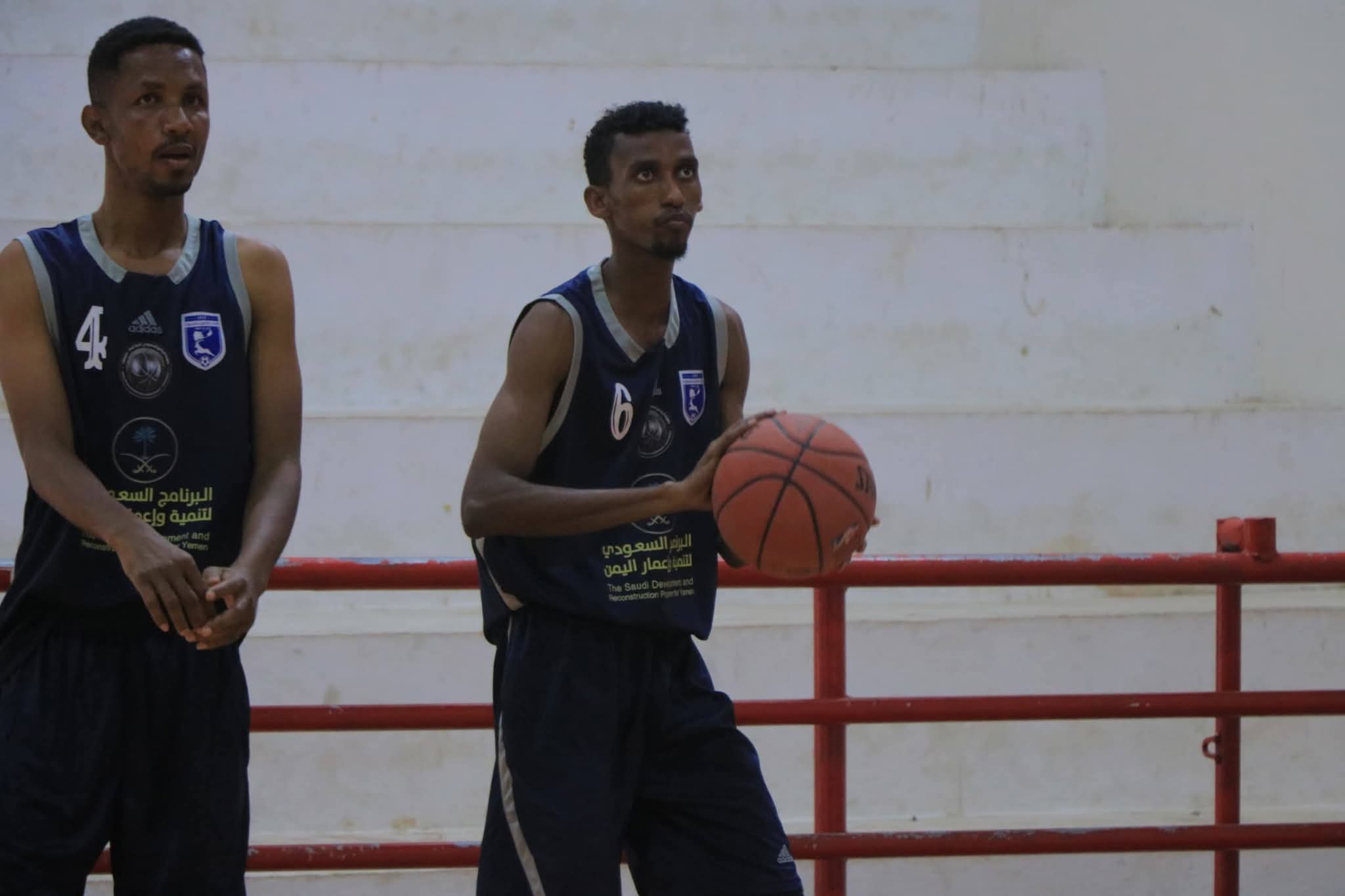 تضامن حضرموت يكتسح سلة النخبة بـ 77 نقطة في بطولة البرنامج السعودي بحضرموت