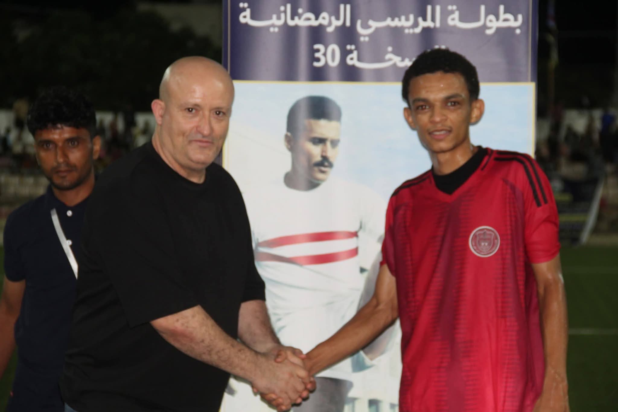 نور الدين ولد علي في عدن.. رحلة البحث عن "نسور" جدد لعلها تحلق بمنتخبنا عاليا وتقدم الإضافة المطلوبة..