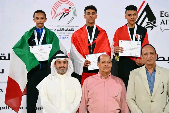 الوزير البكري يهنئ اللاعبان عبدالرحمن منصر و فؤاد أحمد صلاح...