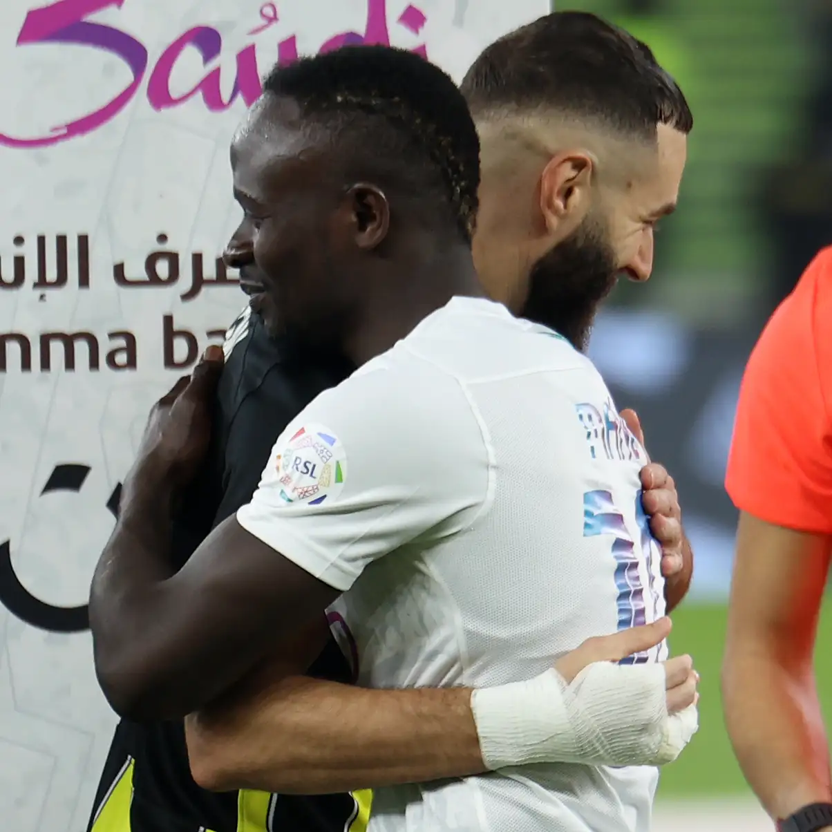 هزما بونو وبنزيما.. ماني وكينونيس يُدخلان الدوري السعودي تاريخ الكرة الذهبية