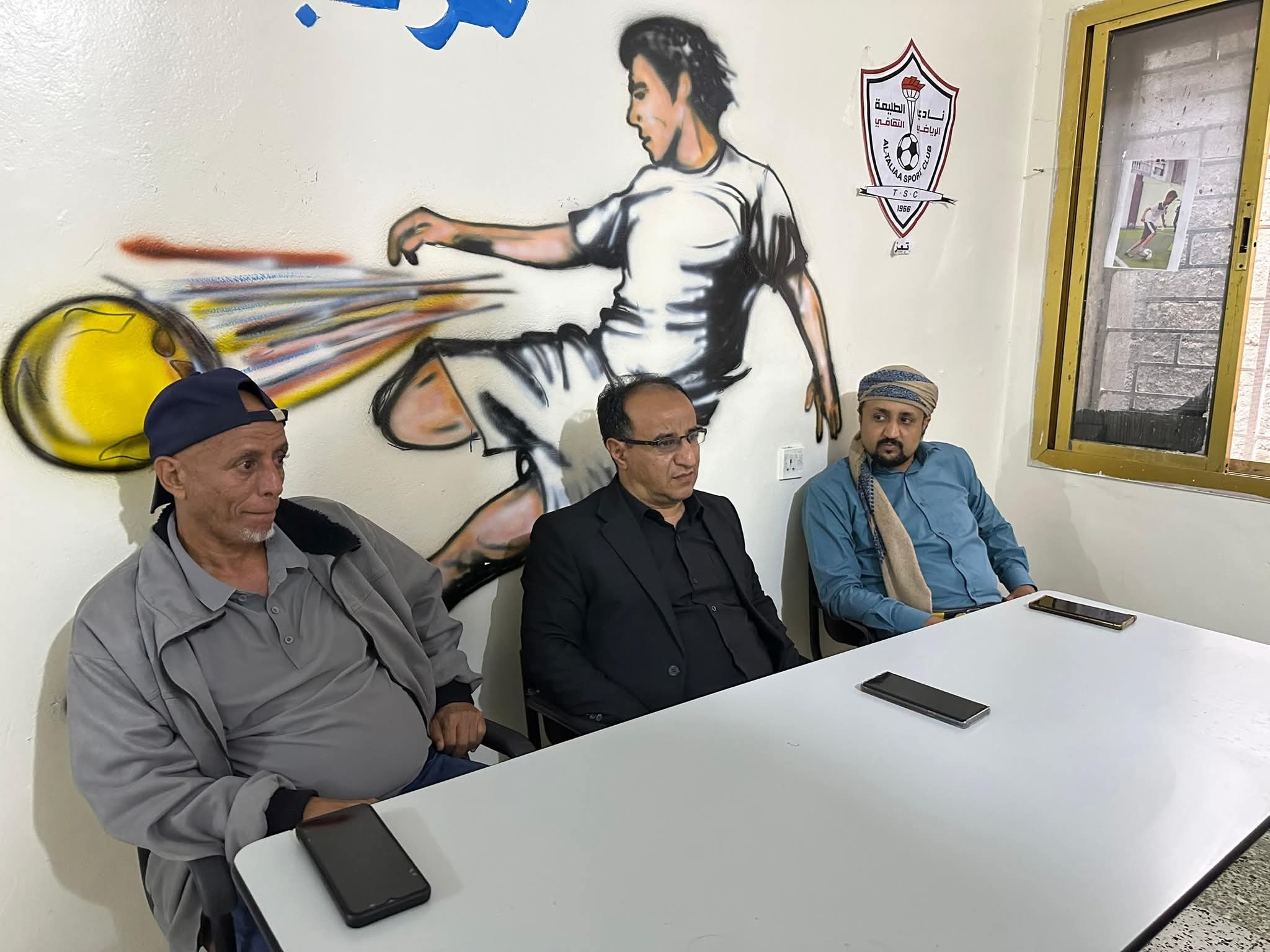 مدير عام مكتب الشباب والرياضة بتعز يلتقي الهيئة الإدارية لنادي الطليعة ويؤكد أهمية تنويع مصادر الدعم وتفعيل النشاط المؤسسي