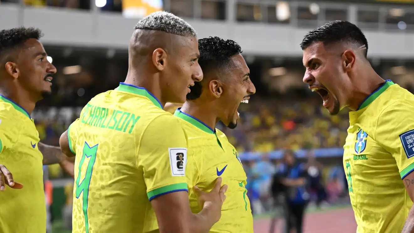 رسميًا: المنتخب البرازيلي يستبعد رافينيا.. ويكشف عن إصابته