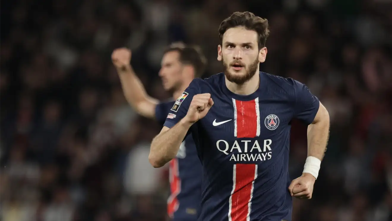 عملاق الدوري الإنجليزي يضع كفاراتسخيليا على قائمة المطلوبين