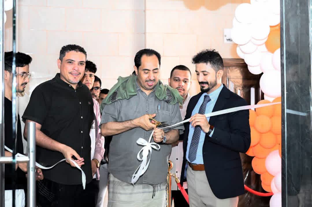 البكري يفتتح الصالة الرياضية بسكن بازرعة للطالب الجامعي بعدن