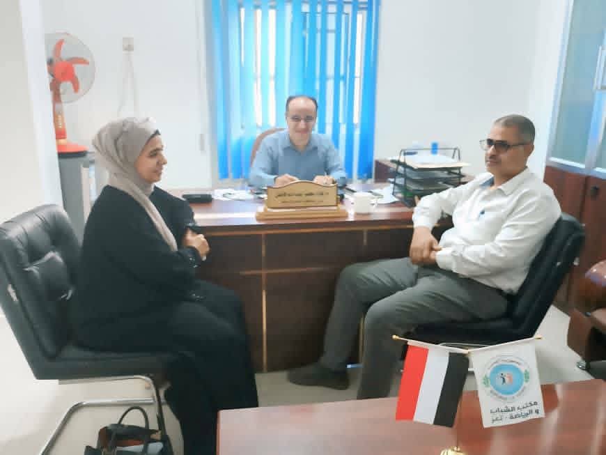 لجنة الطوارئ بشباب تعز تناقش تفعيل المبادرات التطوعية وتعزيز دور الشباب في خدمة المجتمع
