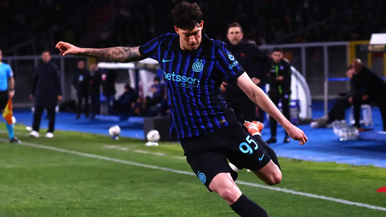 وسط تحركات برشلونة.. ماذا قال كوبارسي عن صفقة باستوني؟