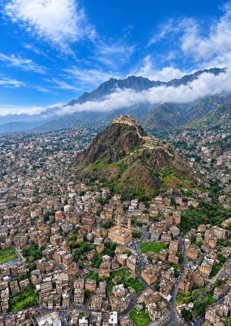 من المهم تغيير العاصمة  الى تعز او عدن