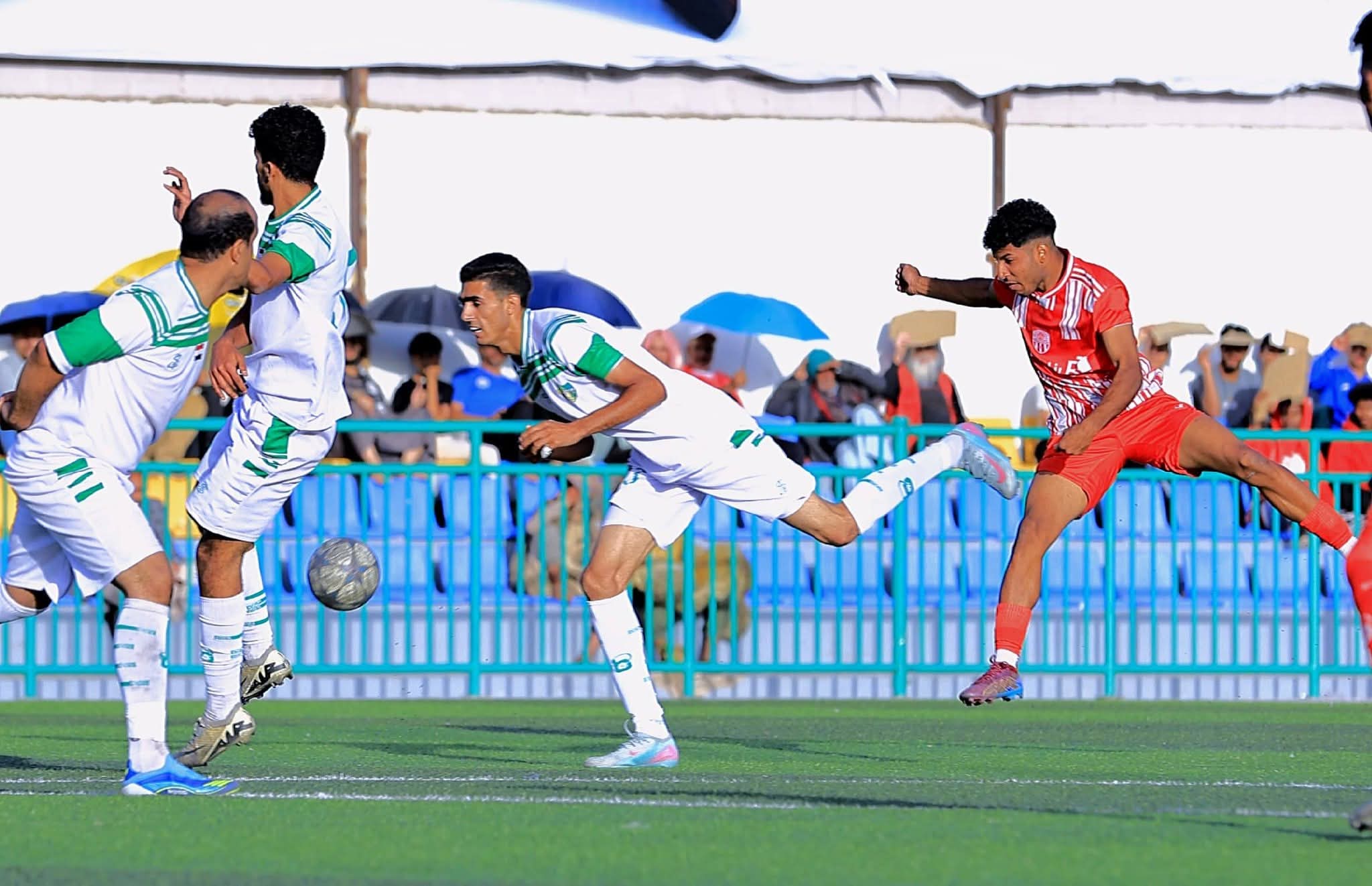 المكلا وشعب حضرموت يواصلان صدارة الدوري اليمني