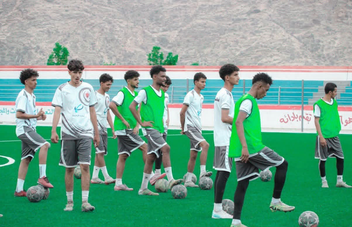 فحمان يواصل استعداده على ملعب الحبيشي  للقاء اهلي عدن .