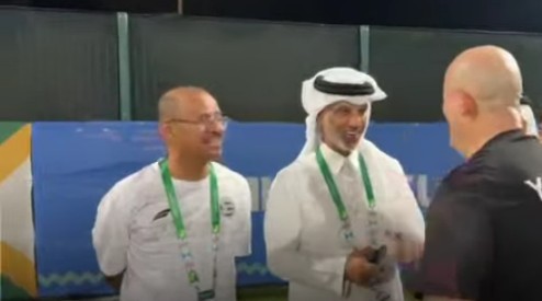 رئيس الاتحاد الخليجي الشيخ حمد بن خليفة يزور بعثة المنتخب الوطني الاول لكرة القدم
