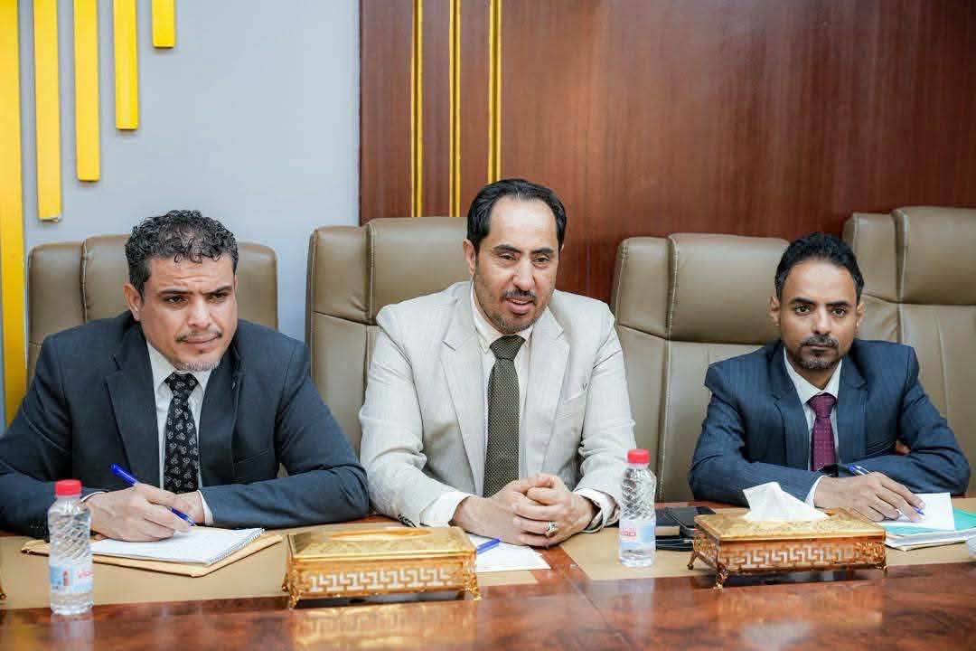 خالد خليفي  يجاهر بالتنسيق بين صنعاء والانتقالي ووزارة الشباب والرياضة بعدن للاطاحة بالعبسي من الاولمبية ...صراع طاحن بين البكري والخليفي يبرز للعلن ...ملفات وتحديات واسباب الخلاف ؟!