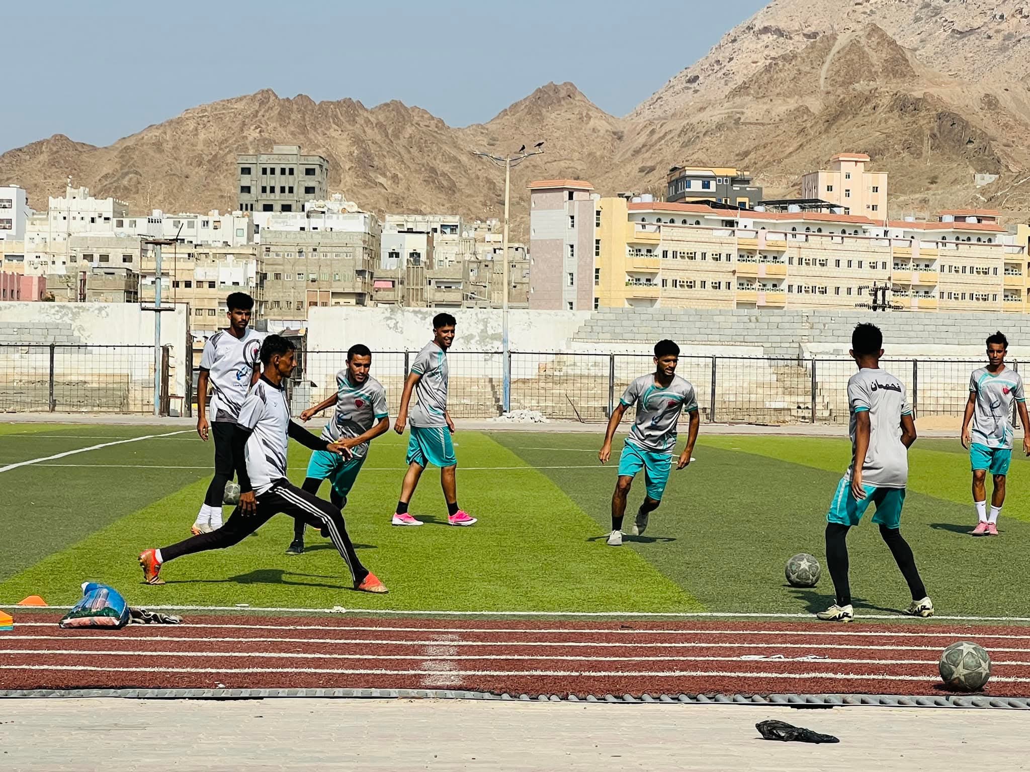 في طريق مواصلة الصحوة .. فحمان يختتم تحضيراته لمواجهة المكلا غدًا في الدوري.