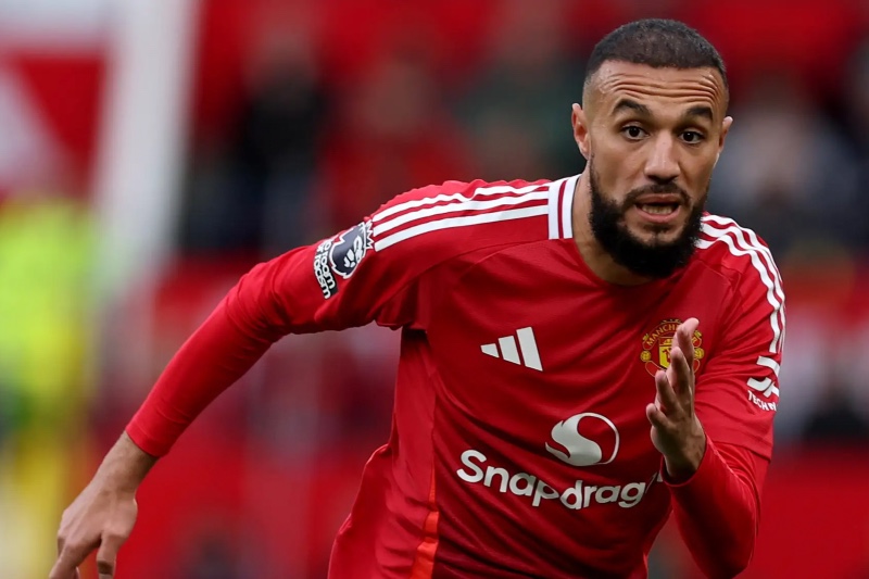 تحركات الشياطين الحمر تضطر مزراوي للتفكير في الرحيل عن "أولد ترافورد"