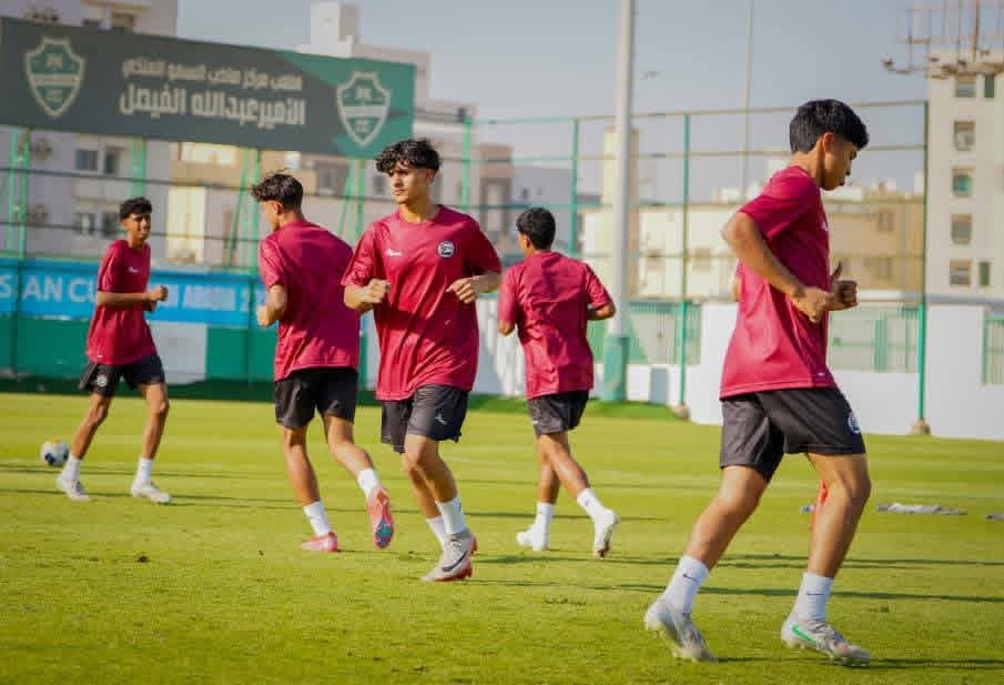 ناشئو اليمن يواصلون التحضير في جدة لضربة البداية أمام فيتنام