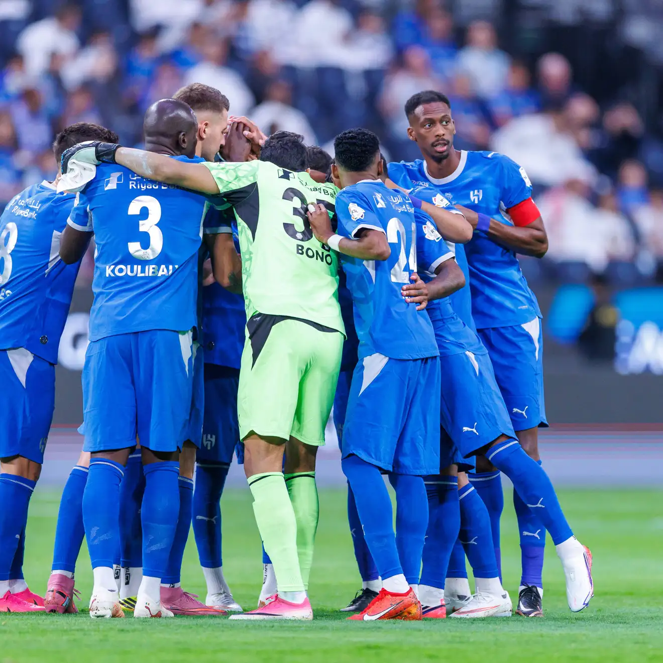 الهلال يصدم الفيحاء ويتصدر دوري روشن مؤقتًا.