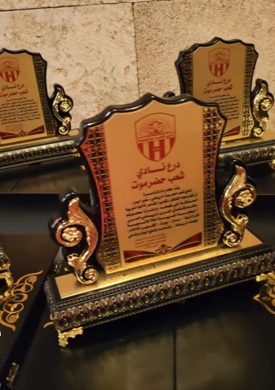 «شعب حضرموت» يخطف إشادة الاتحاد العربي ورؤساء الوفود في بيروت.. حضور مشرّف ومبادرة إنسانية ترسم أروع صور الأخوّة
