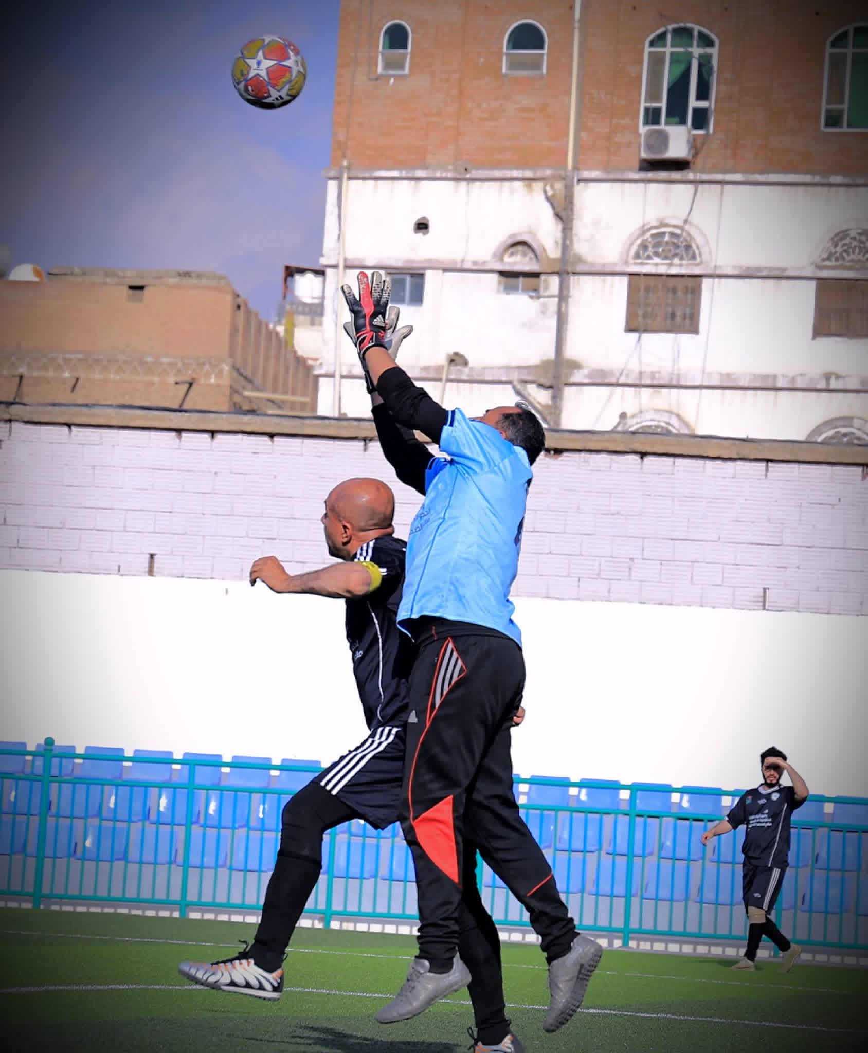 وزارة الاقتصاد تحسم القمة بركلات الترجيح وتبلغ نصف النهائي.