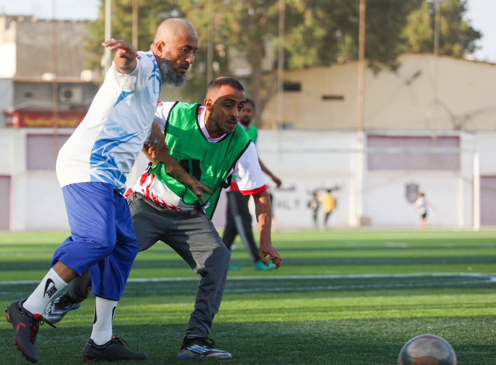النفط يستهل المشوار بتخطي الجامعة وتعادل الموانئ والبنك في بطولة كأس عدن للشركات والمؤسسات