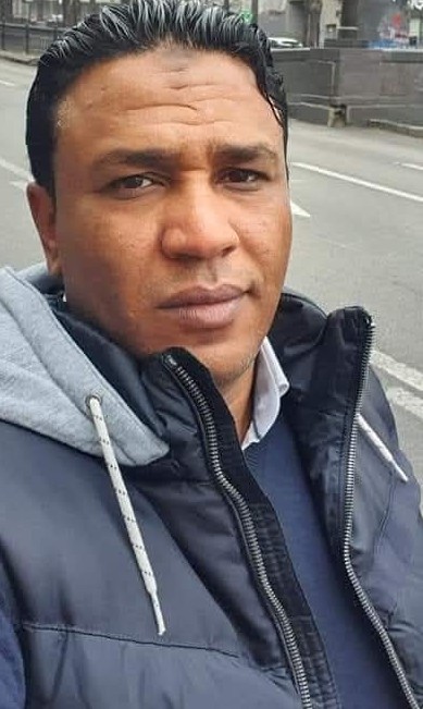 انور السروري ٥٠٠ دولار  عملية نصب جديدة على طبيب العلاج الطبيعي لاحد المنتخبات ومشاجرة مع قريب له كادت ان تؤدي الى مالايحمد عقباه ؟!