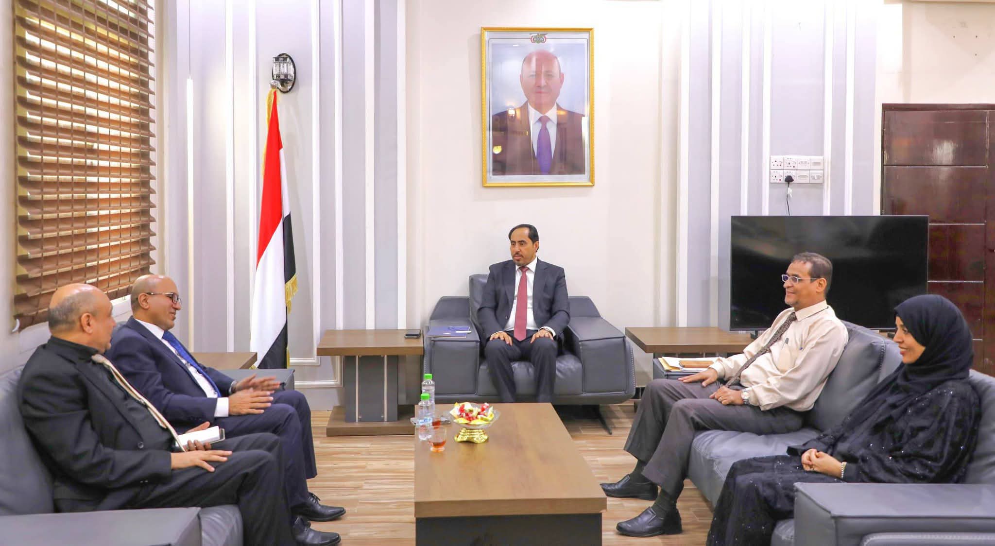 الوزير البكري يبحث مع الأكاديمية العربية للعلوم الإدارية والمالية توقيع مذكرة تفاهم للتعاون المشترك