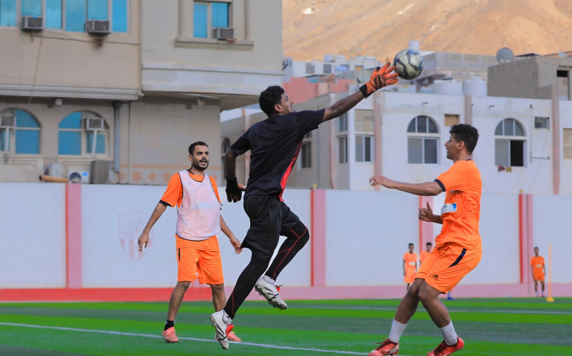 شعب حضرموت يواصل استعدادته للأولى