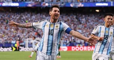 الأرجنتين تعلن إيقاف كل مباريات الدوري عند الدقيقة 10 تكريمًا لـ«ميسي»