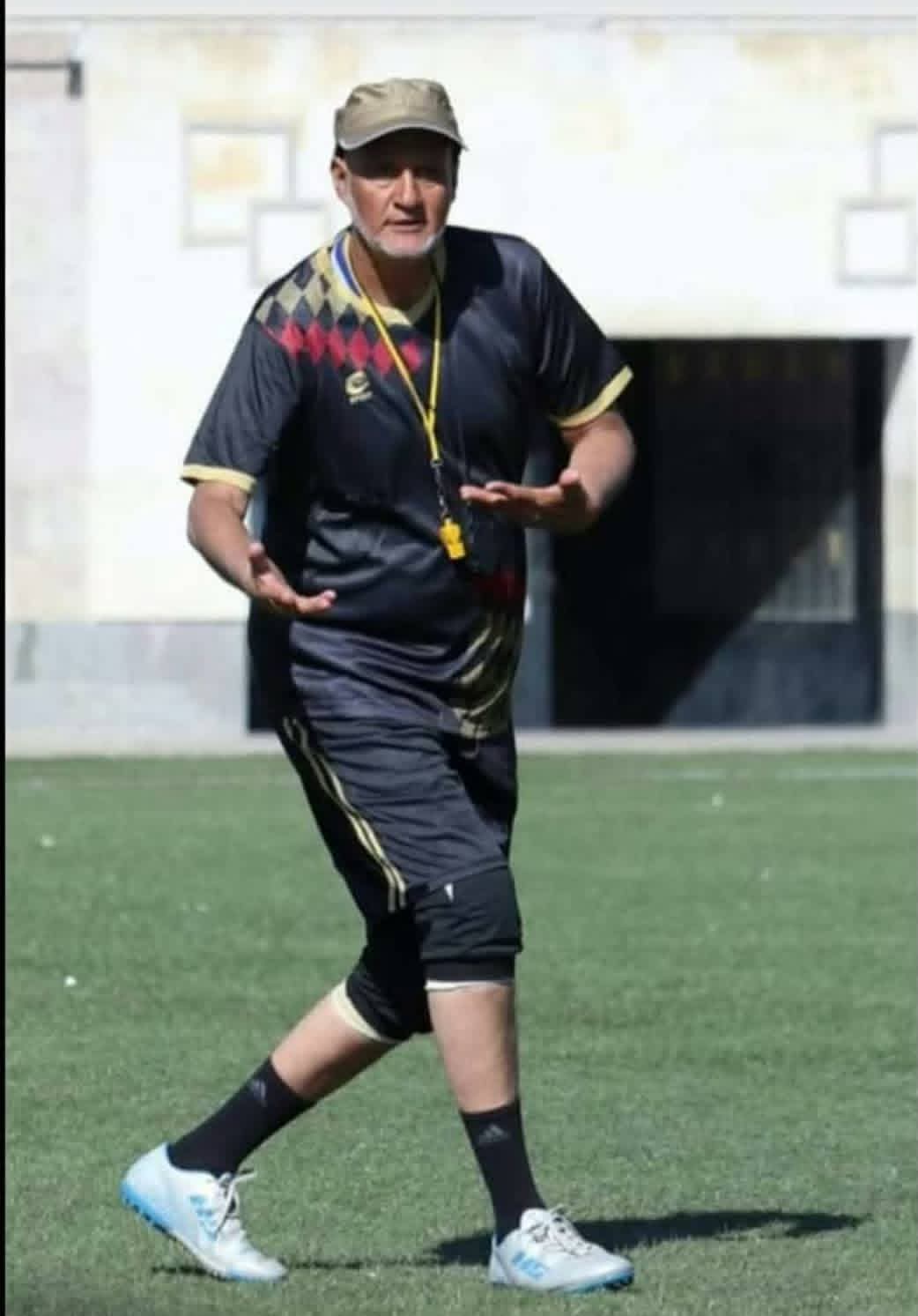 محمود الكهالي.. مدرب من البيضاء يحلم بحمل شعار المنتخب