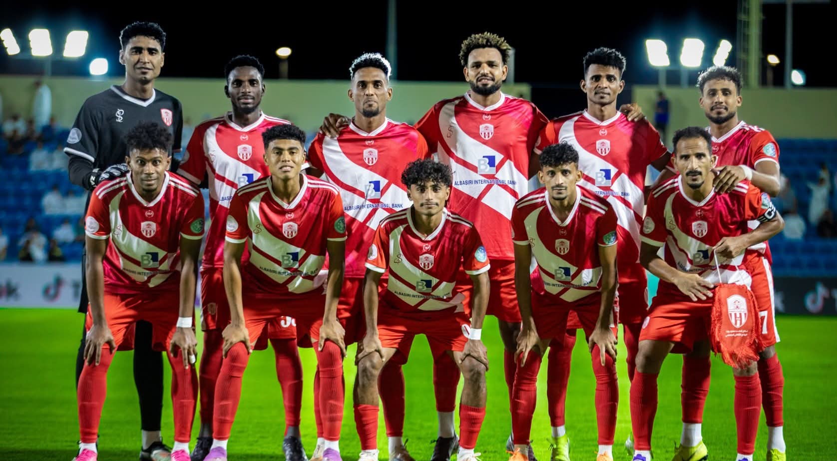 بعثة شعب حضرموت لكرة القدم تؤدي مناسك العمرة