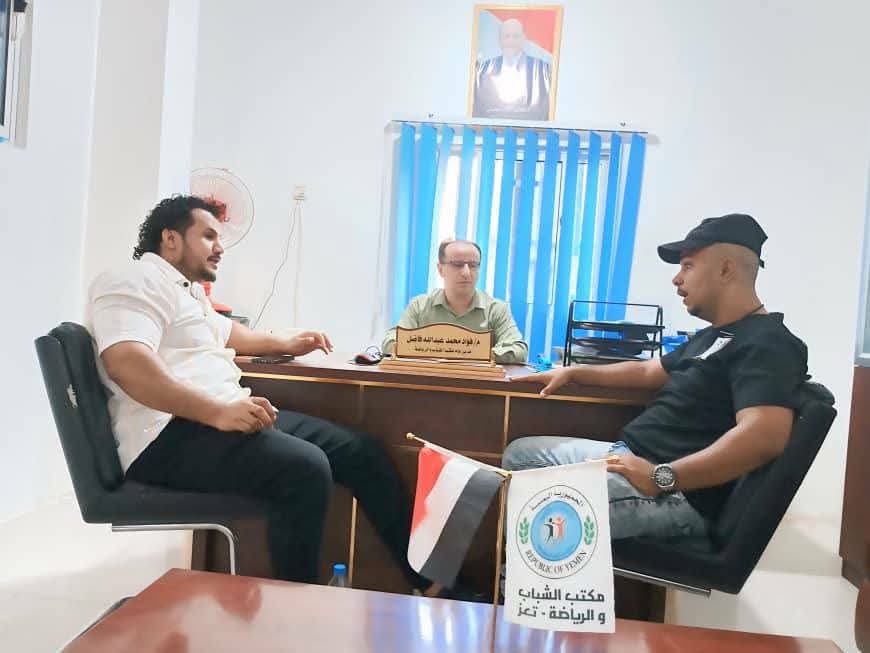 مكتب الشباب والرياضة يبحث تنظيم بطولة لمصارعة الذراعين بمشاركة ثلاث محافظات