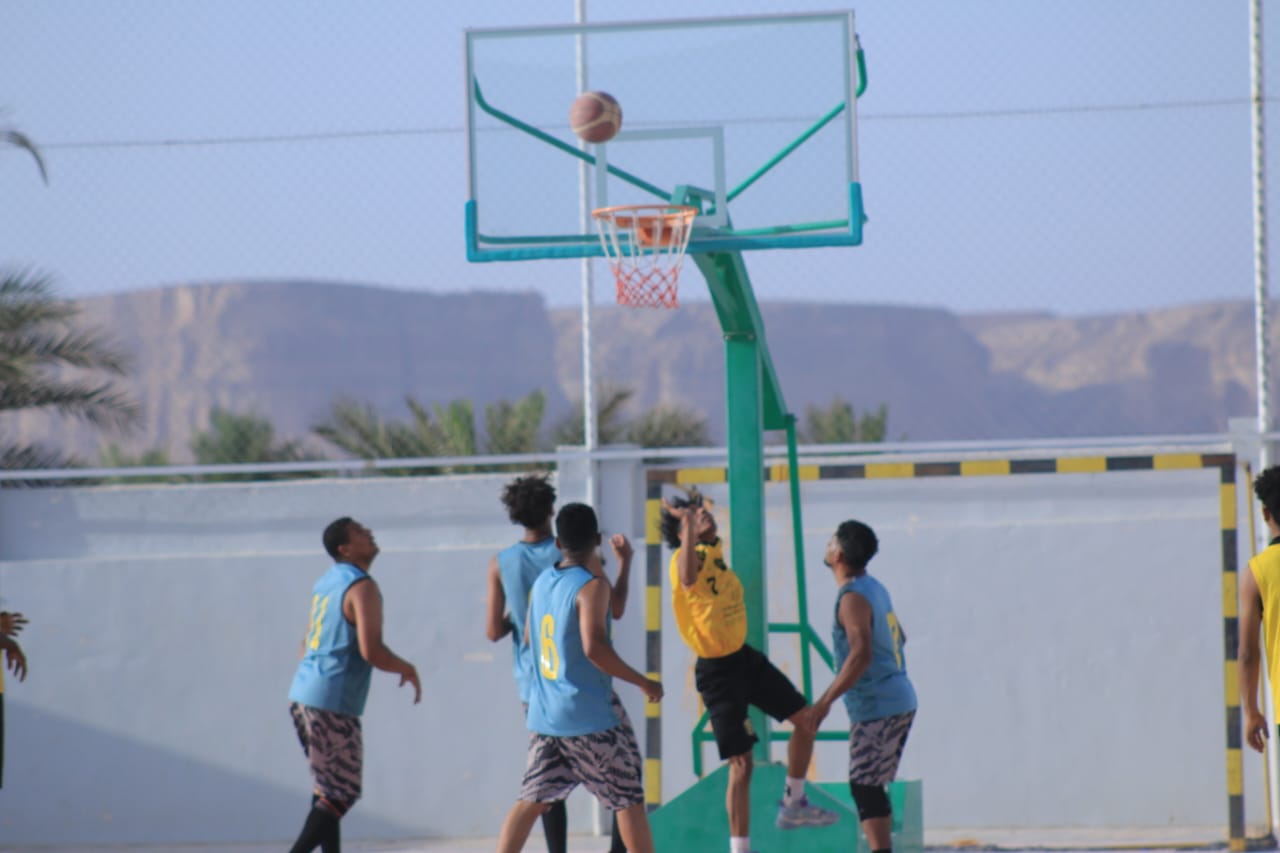 التعاون يوقف اتحاد حضرموت ويتصدر الترتيب بفارق الأسكور والهلال يتجاوز السلام في المجموعة الثانية لبطولة البرنامج السعودي لكرة السلة.