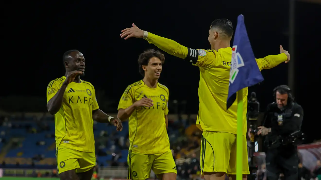 سجل وصنع.. رونالدو يقود النصر لاكتساح النجمة واستعادة عرش روشن