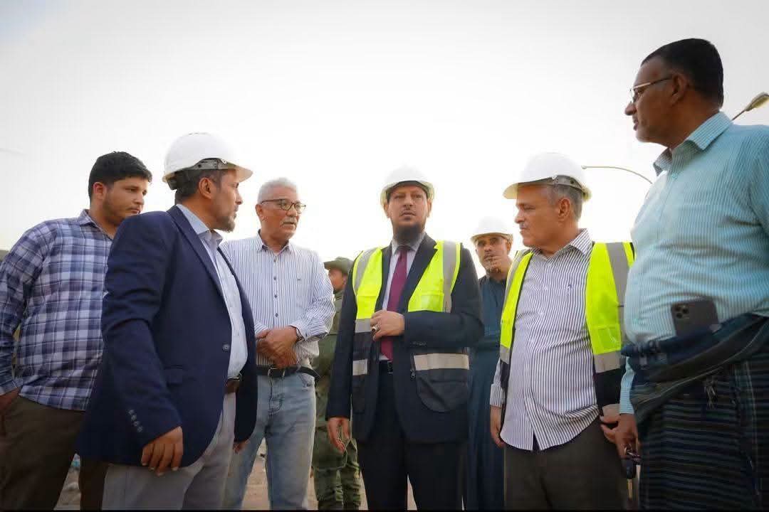 بداية عملية التنمية والبناء والمشاريع الخدمية بعدن