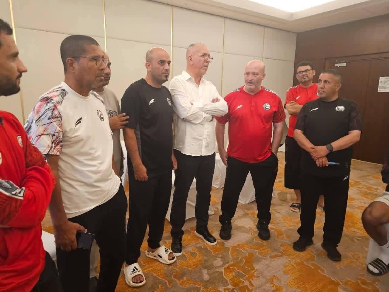 دراجي يزور بعثة المنتخب الوطني الاول لكرة القدم قبل لقاء الحسم مع لبنان الخميس القادم