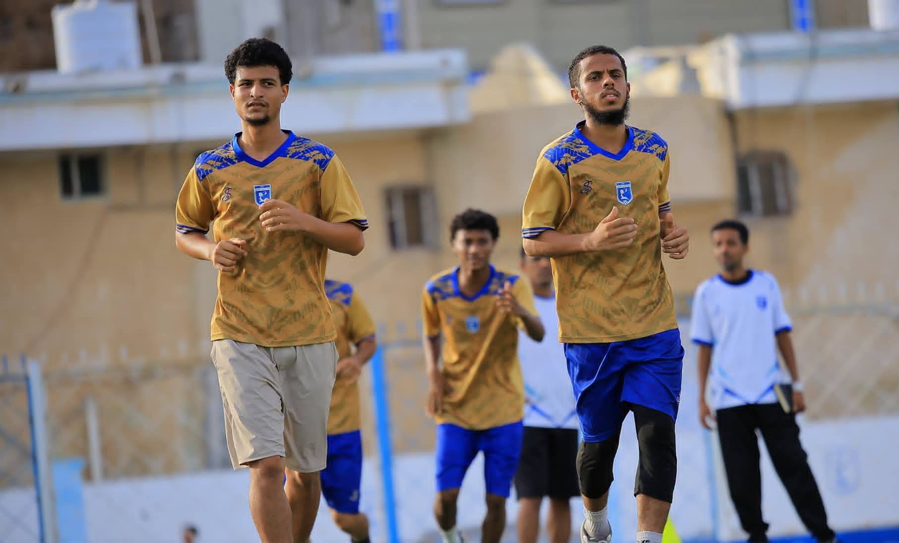تضامن حضرموت يعاود تدريباته .