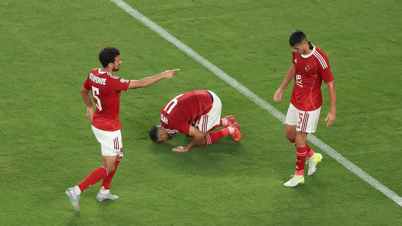 الحزم السعودي يتحرك لضم نجم الأهلي المصري