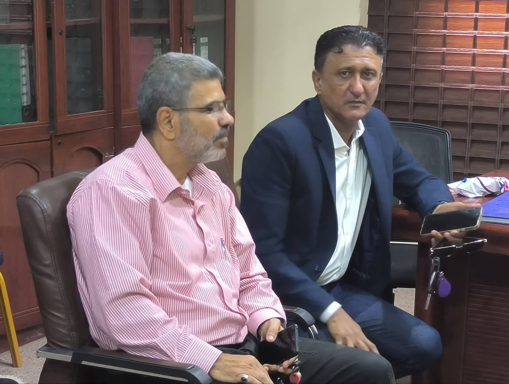 اجراء عملية الاستلام والتسليم في مكتب الشباب والرياضة بعدن بين الشاذلي ورائد نعمان .