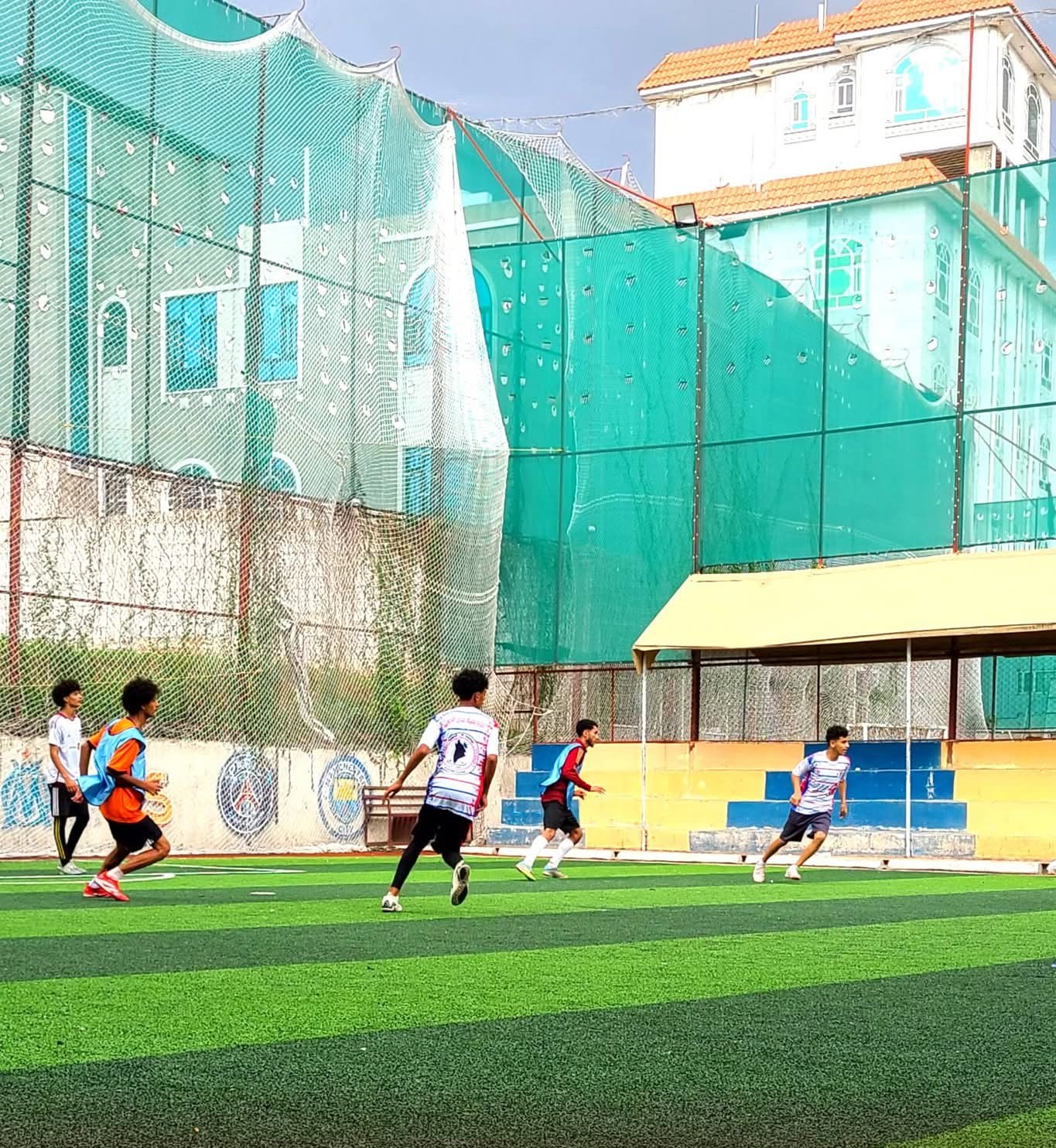 قطار "أكاديمية عدن الدولية" بإب ينطلق