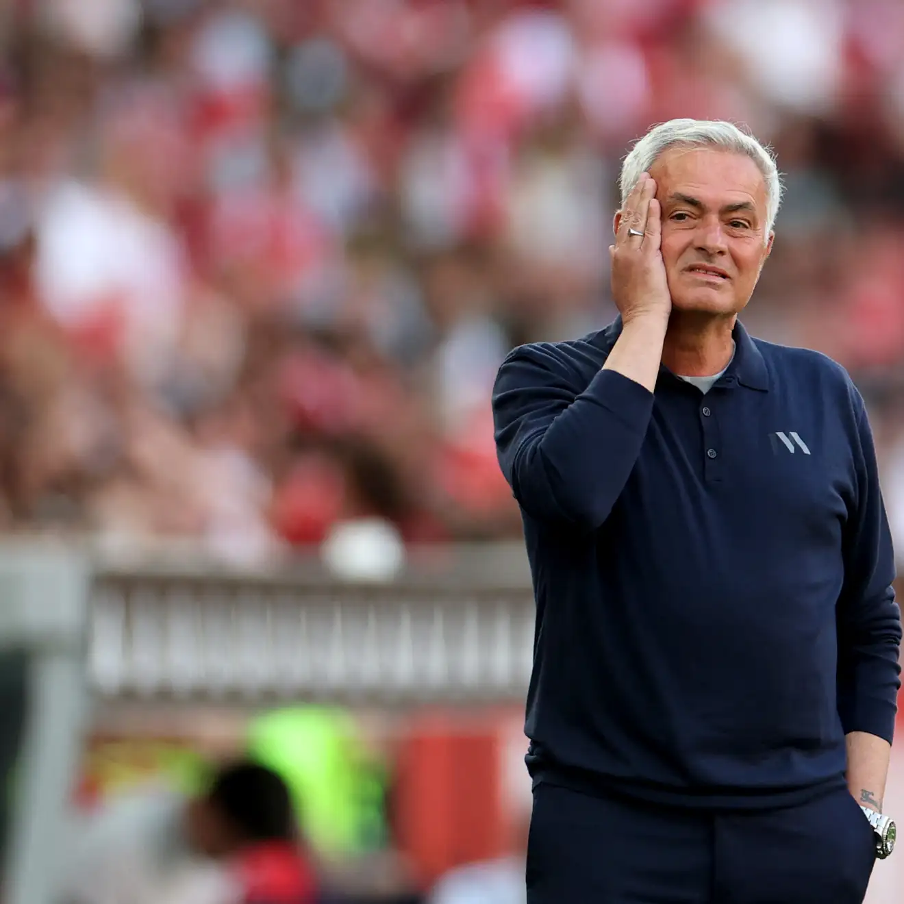 خارج الحسابات ولا يجد عرضًا.. نجم ريال مدريد "صداع" في رأس مورينيو
