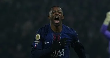 عثمان ديمبيلي يتصدر قائمة باريس سان جيرمان لمواجهة موناكو بدوري الأبطال