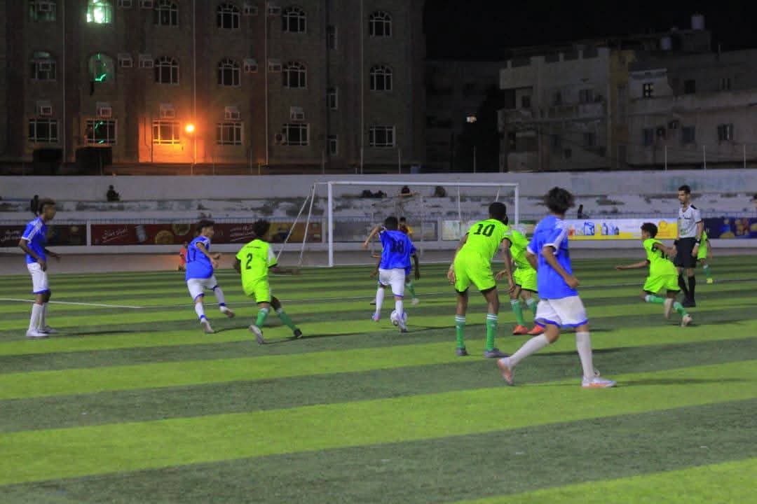 في مباراة انقطع فيها التيار الكهربائي ست مرات ...صغار الفتح إلى نصف النهائي على حساب سردود الضحي