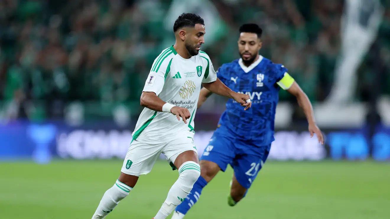 الأهلي يضحي بمحرز من أجل زميله الجزائري