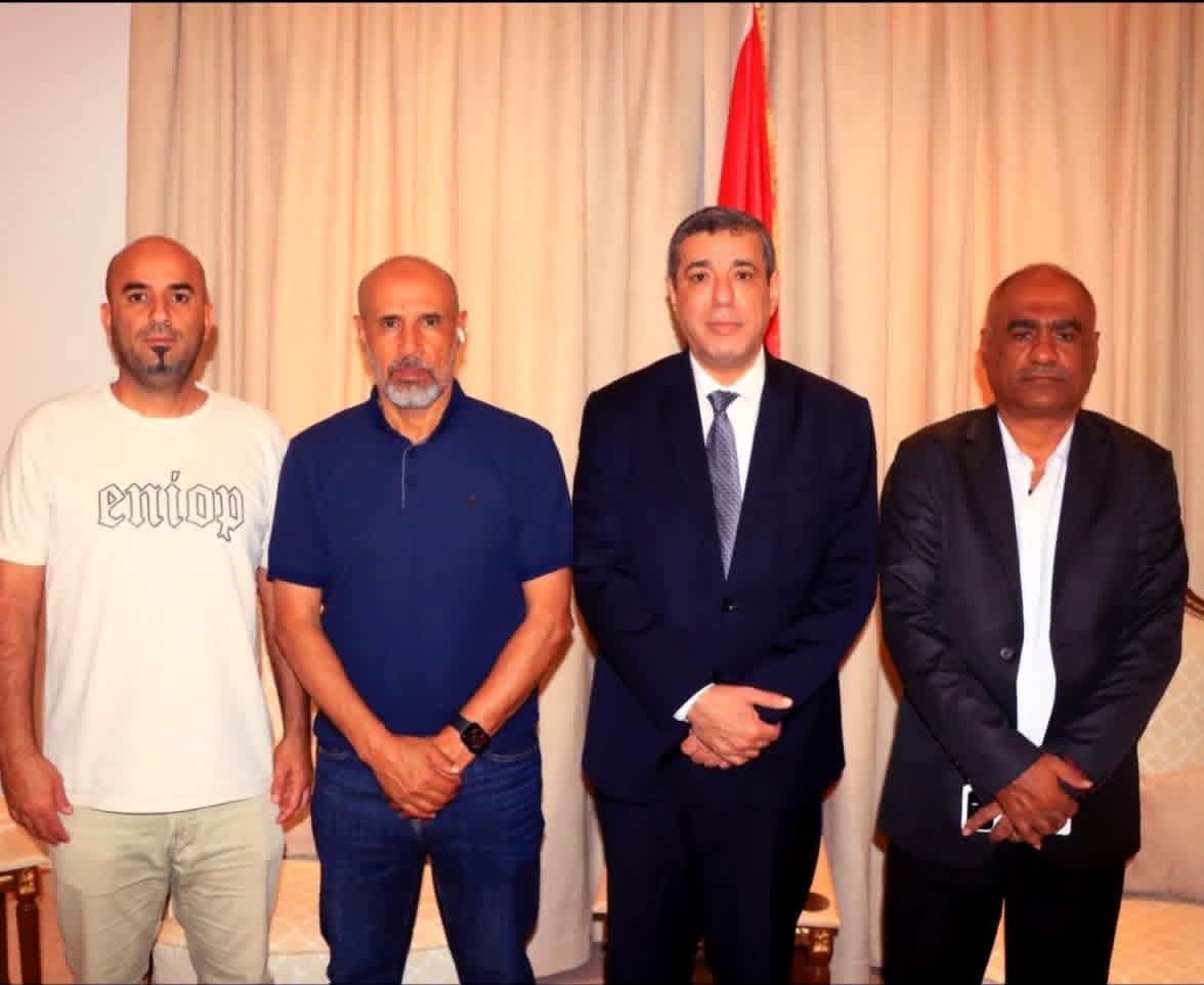 السفير بادي يستقبل قيادة بعثة المنتخب ويحث الجماهير على المؤازرة في مواجهة لبنان
