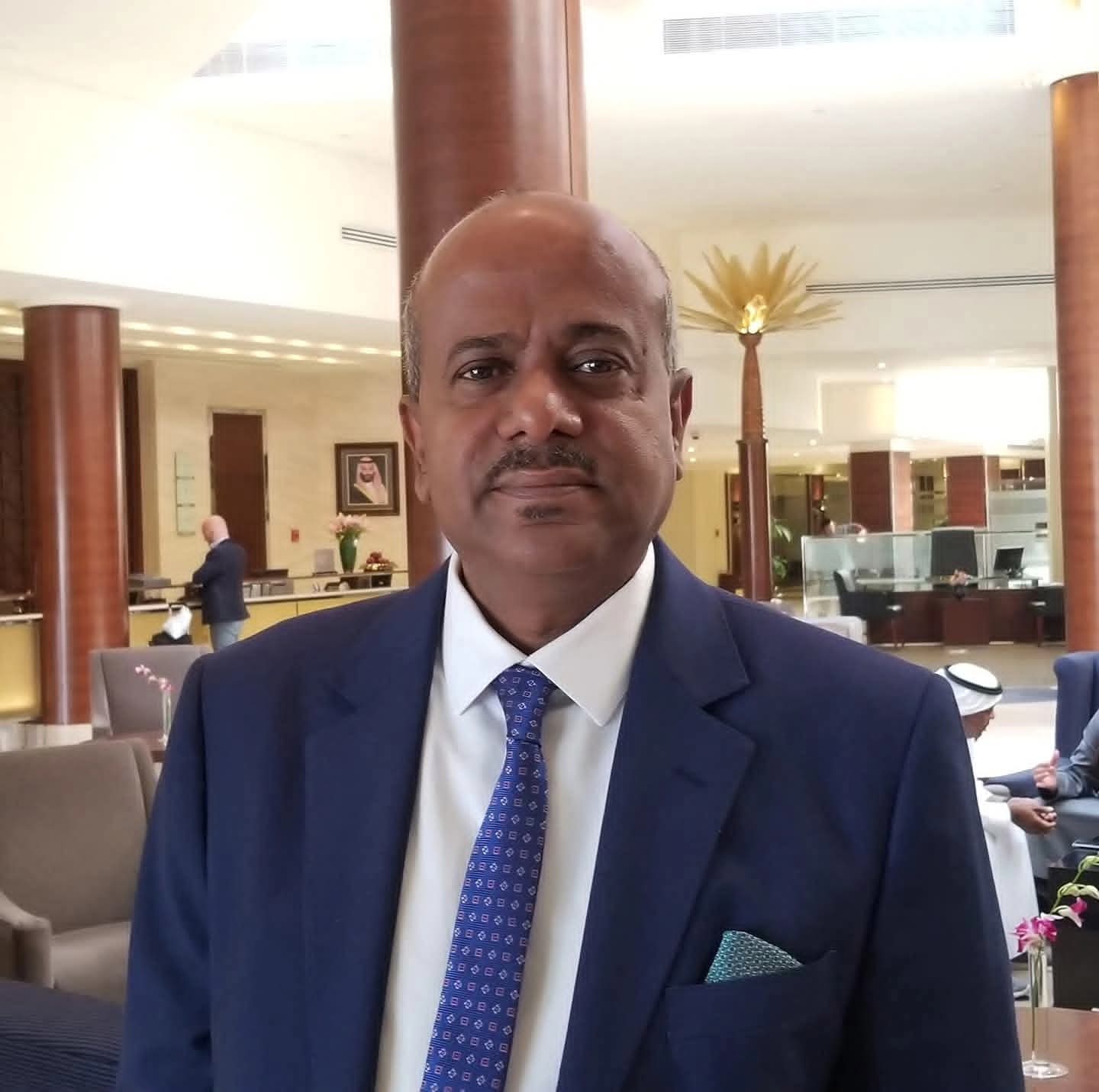 نائب رئيس اللجنة الأولمبية اليمنية يشارك في مراسم تشييع والدة رئيس اللجنة الأولمبية المصرية