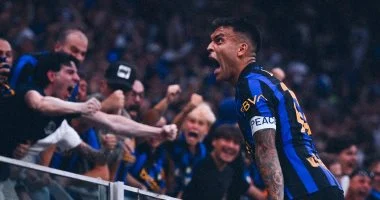 إنتر ميلان يقلب تأخره أمام نابولي ويخطف فوزا مثيرا في الدوري الإيطالي
