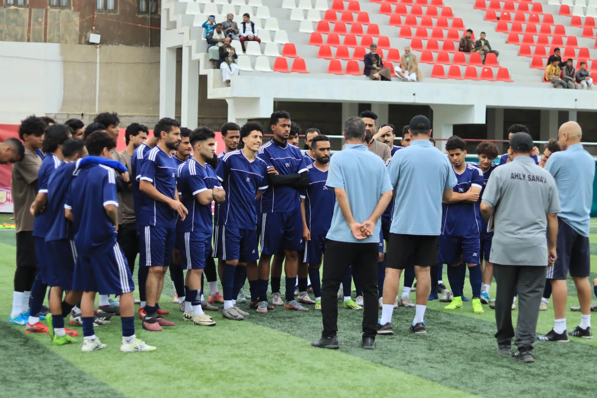 الامبراطور ينهي تحضيراته للقمة مع وحدة صنعاء السبت  .