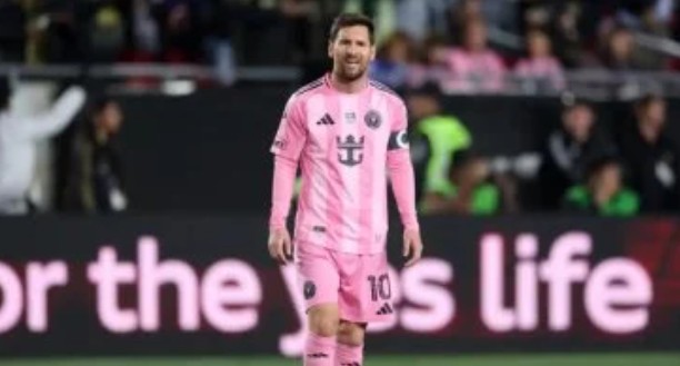 لوس أنجلوس يهزم إنتر ميامي بثلاثية في افتتاح الدوري الأمريكي..