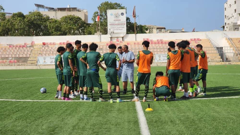 شعب اب يجري تدريبا" استشفائيا" بعد وصوله لعدن استعددا" لملاقاة الميناء في كأس الجمهورية