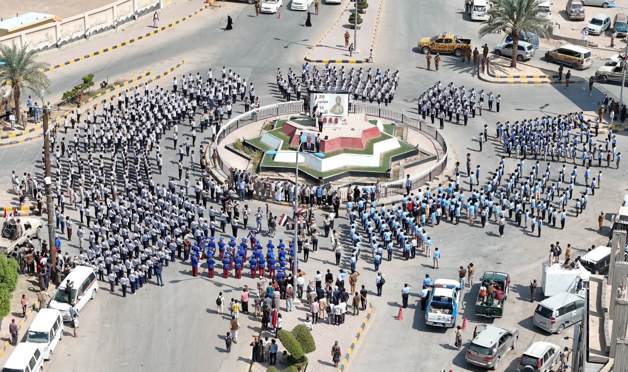 مسيرة كشفية شبابية وطلابية تجوب شوارع مأرب