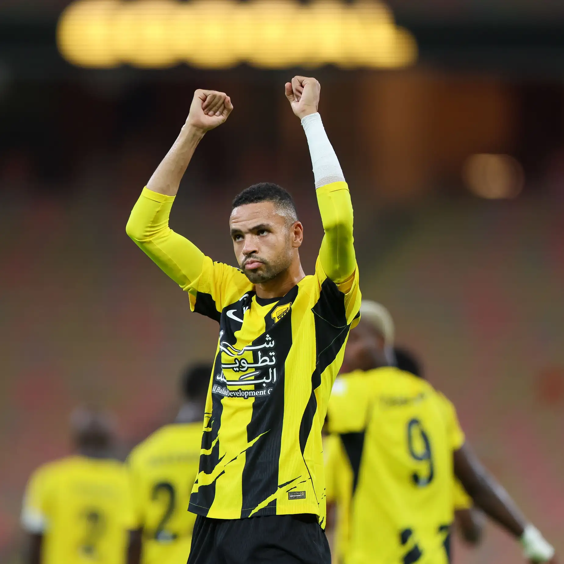 النصيري يقود الاتحاد لصدارة الدوري السعودي بفوز سهل على الفيصلي