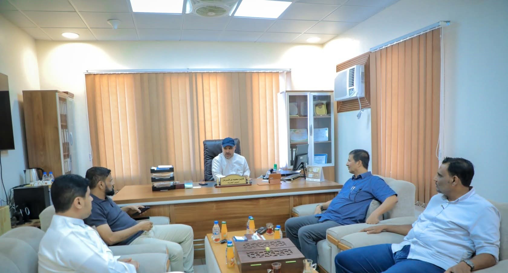 نادي شعب حضرموت يُكرم رجل الأعمال  "فائز بن قربان" تقديراً لدعمه للشباب والرياضيين